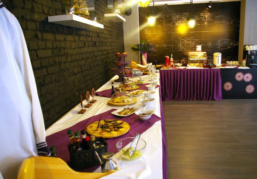 Szwedzki stół w Restauracji Portowej w Gliwicach